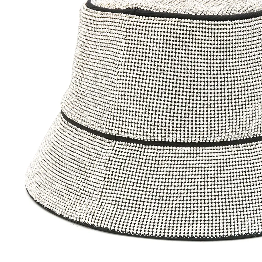 Панама с вышивкой