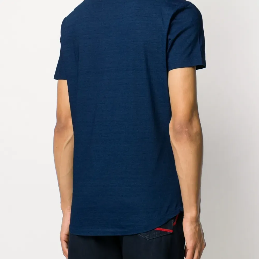 Футболка с круглым вырезом