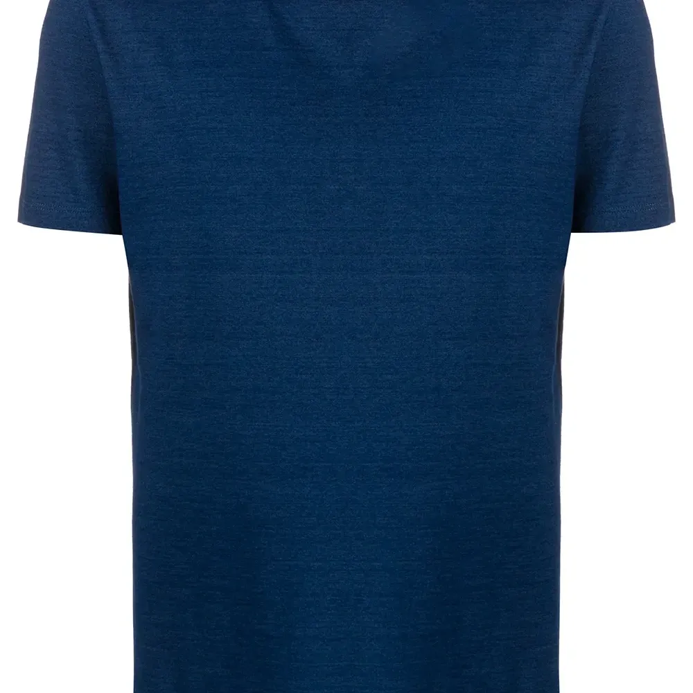 Футболка с круглым вырезом