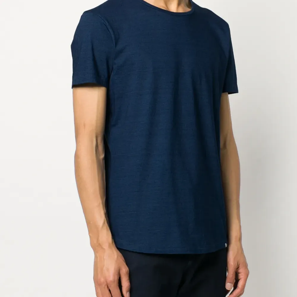 Футболка с круглым вырезом