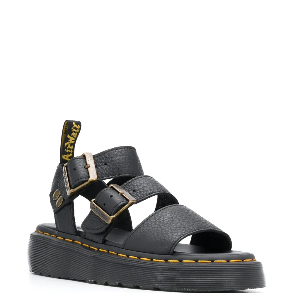 Сандалии с открытым носком и пряжками