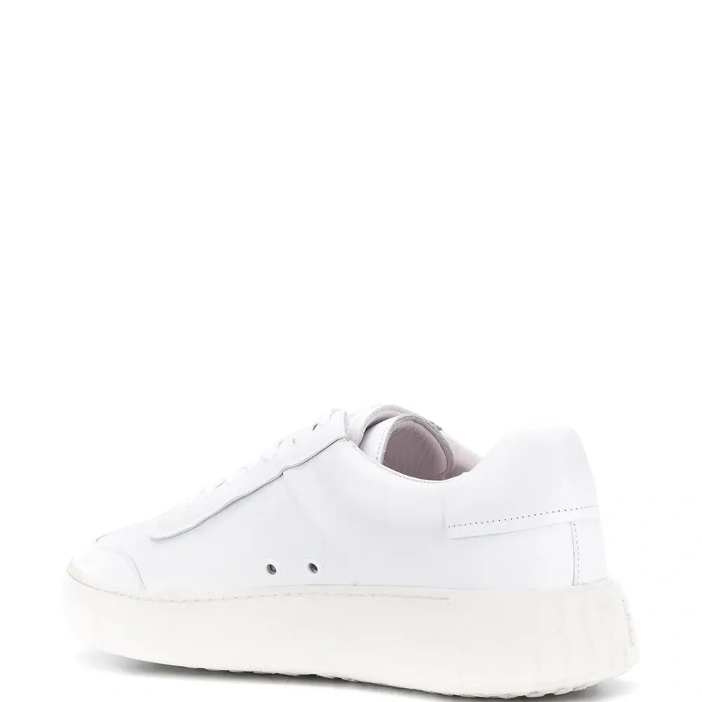 Кроссовки на шнуровке