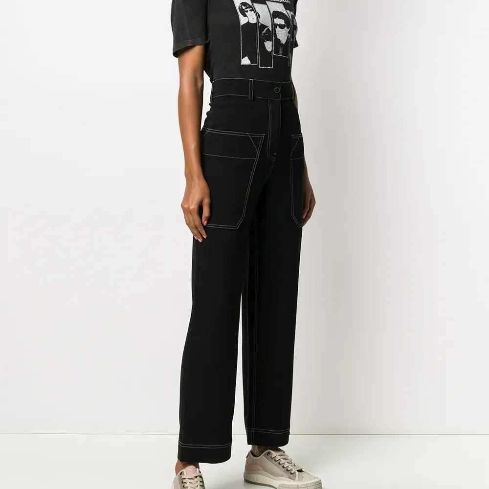 Брюки прямого кроя с контрастной строчкой