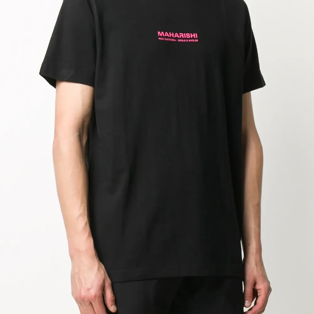 Футболка с логотипом