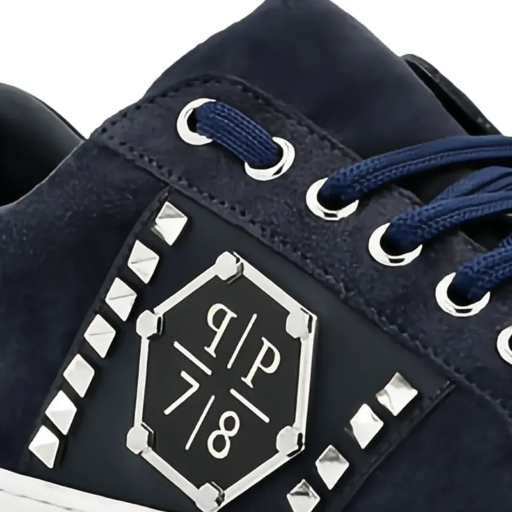 Кеды с заклепками