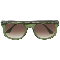 Солнцезащитные очки в массивной оправе Солнцезащитные очки в массивной оправе