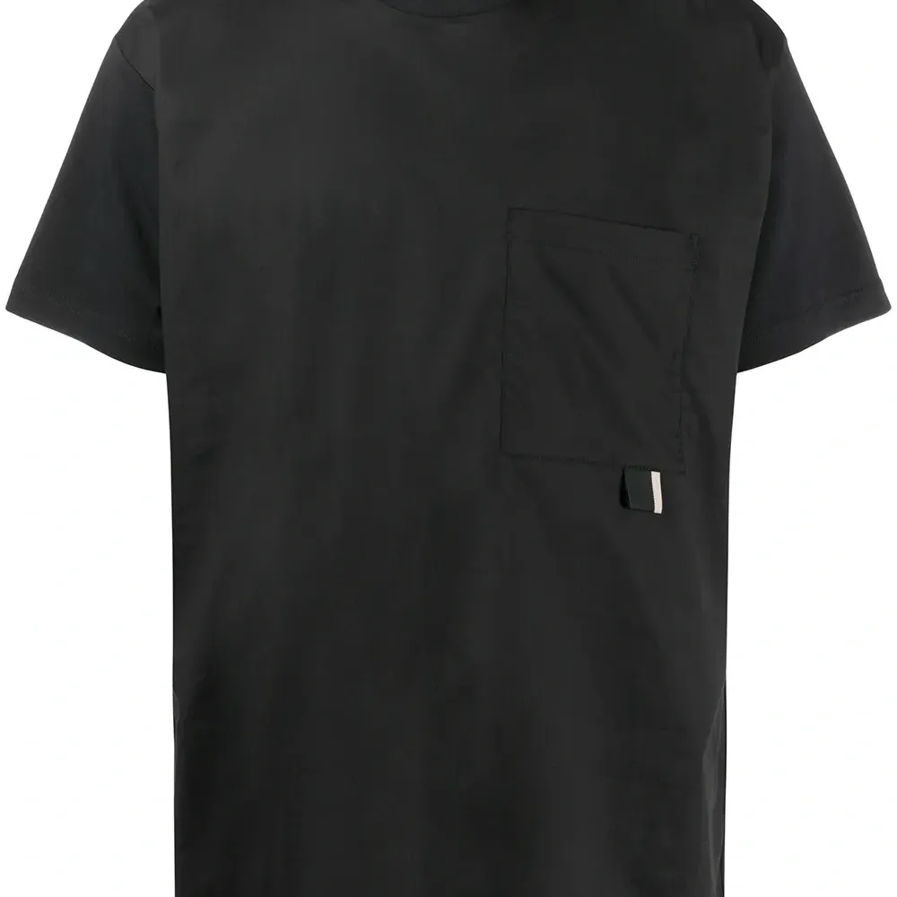 Футболка с накладным карманом