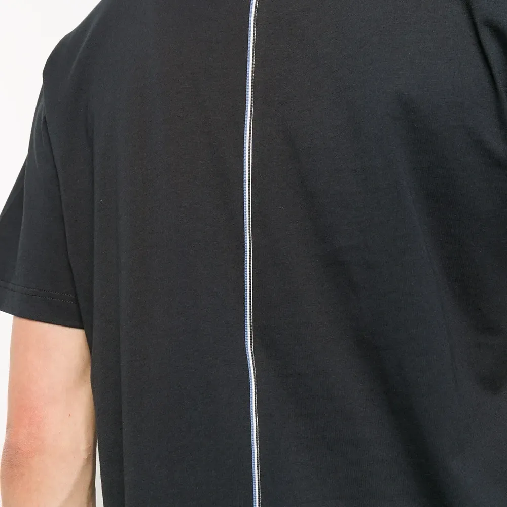 Футболка с накладным карманом