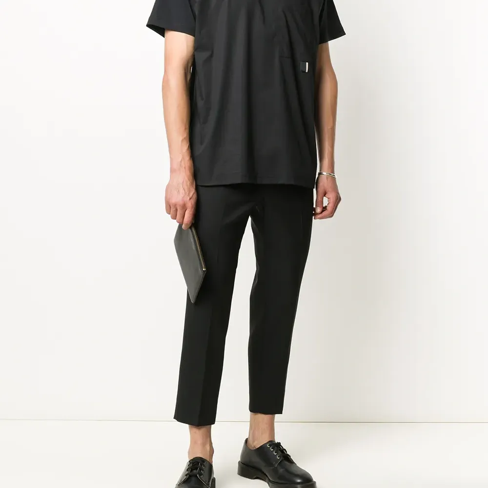 Футболка с накладным карманом