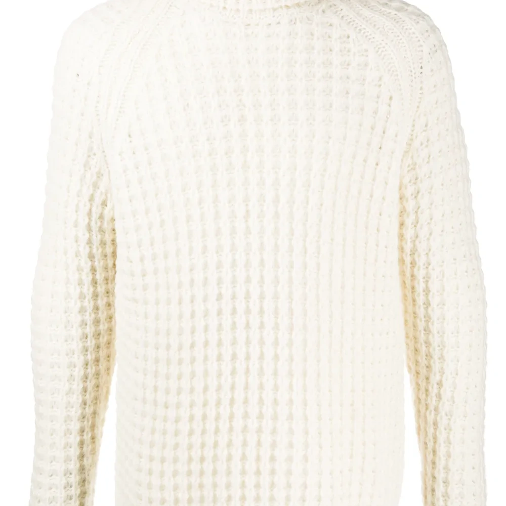 Фактурный джемпер с высоким воротником