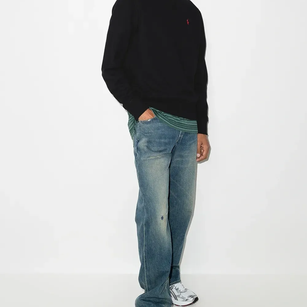 Толстовка с вышитым логотипом