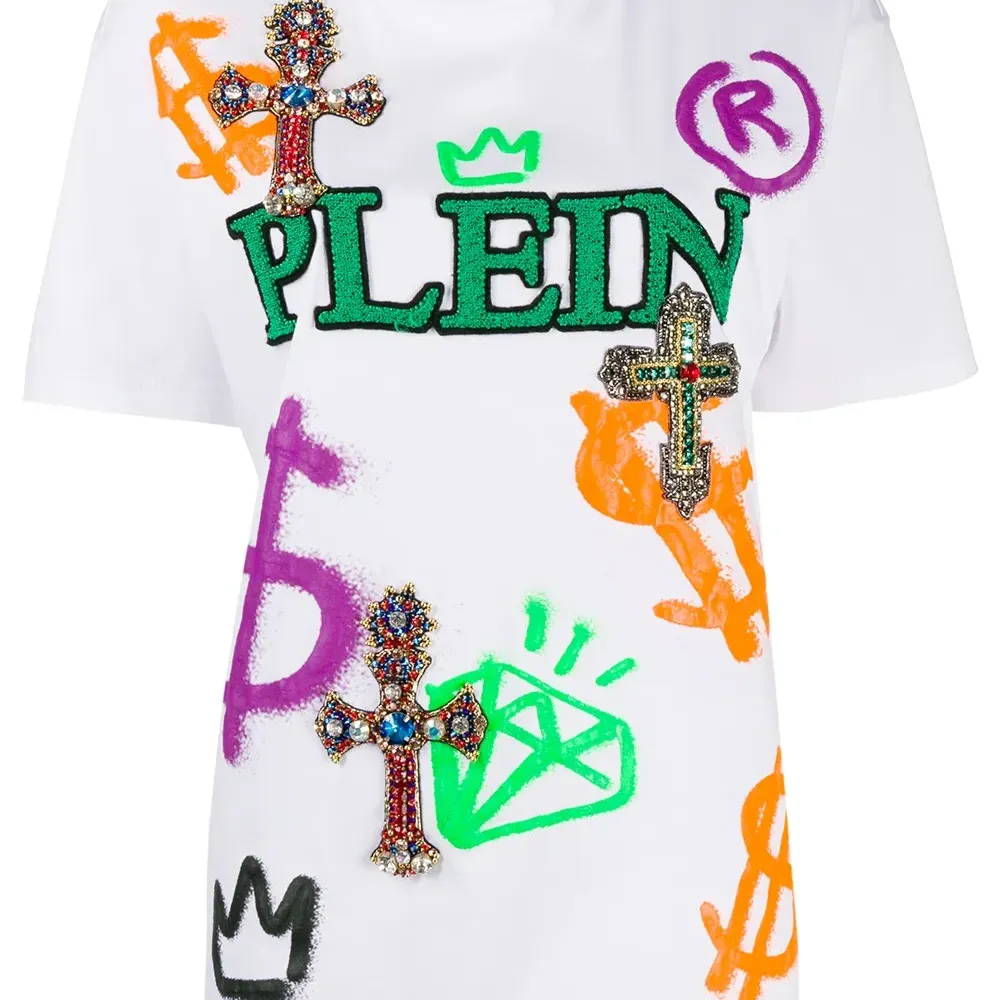 Футболка с вышивкой