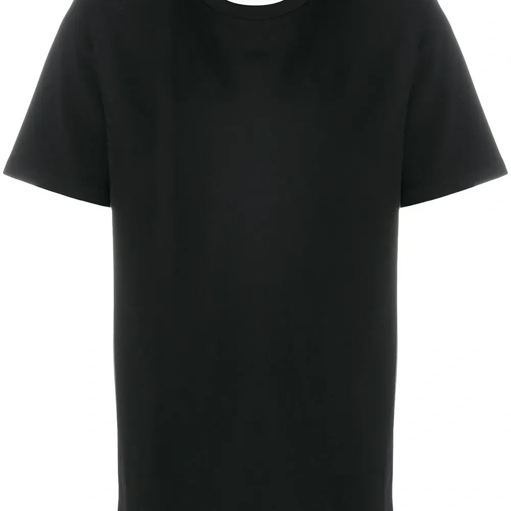 футболка с нашивкой-логотипом