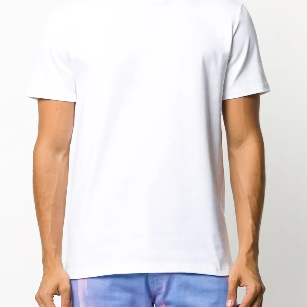 футболка с логотипом