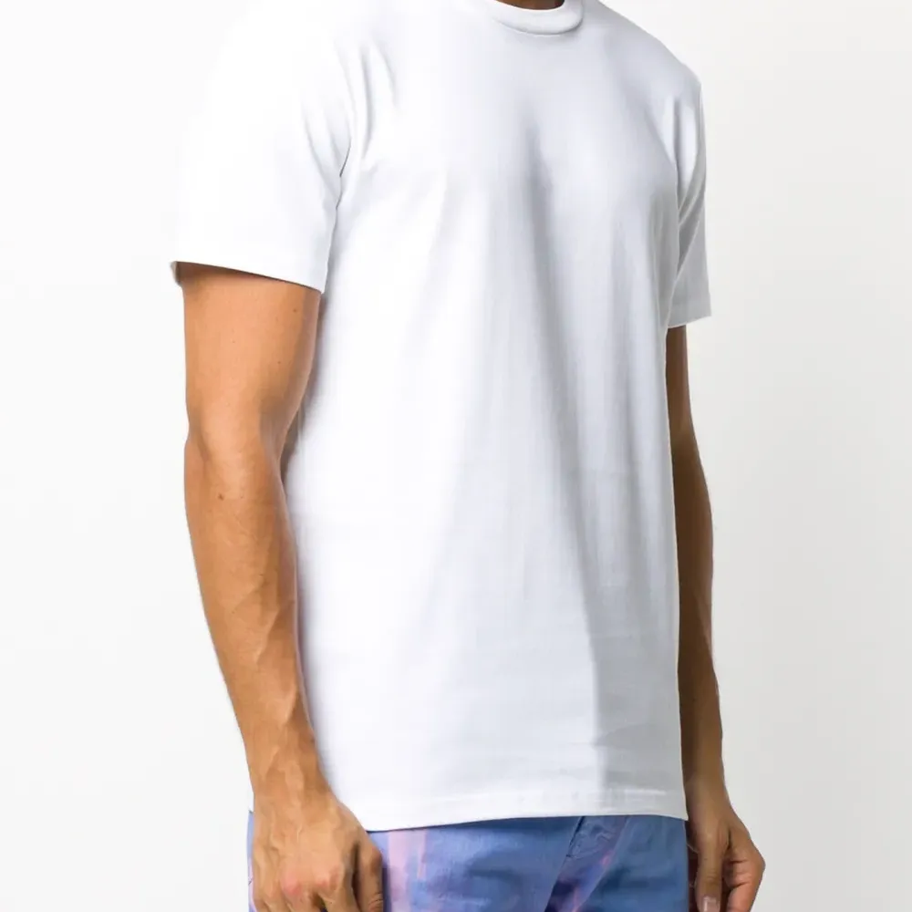 футболка с логотипом