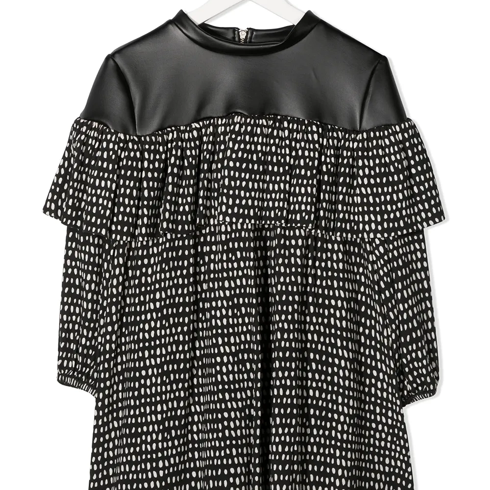 платье с оборками и принтом