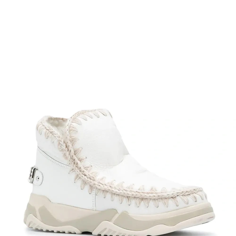 Высокие угги-кроссовки с декоративной строчкой