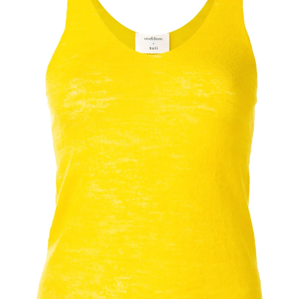 Топ тонкой вязки без рукавов