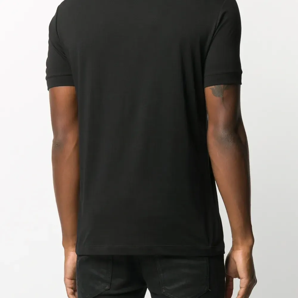 Футболка с логотипом