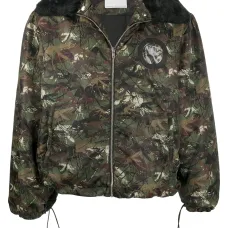 Куртка с капюшоном с камуфляжным принтом