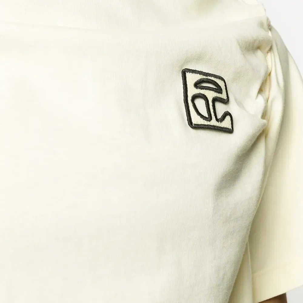 футболка со сборками