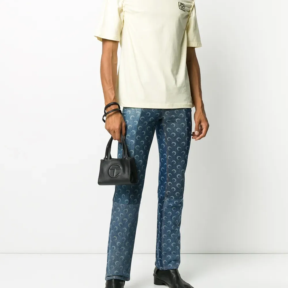 футболка со сборками