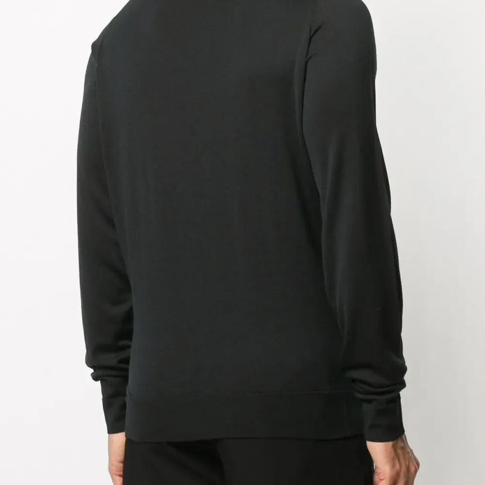 Джемпер с высоким воротником