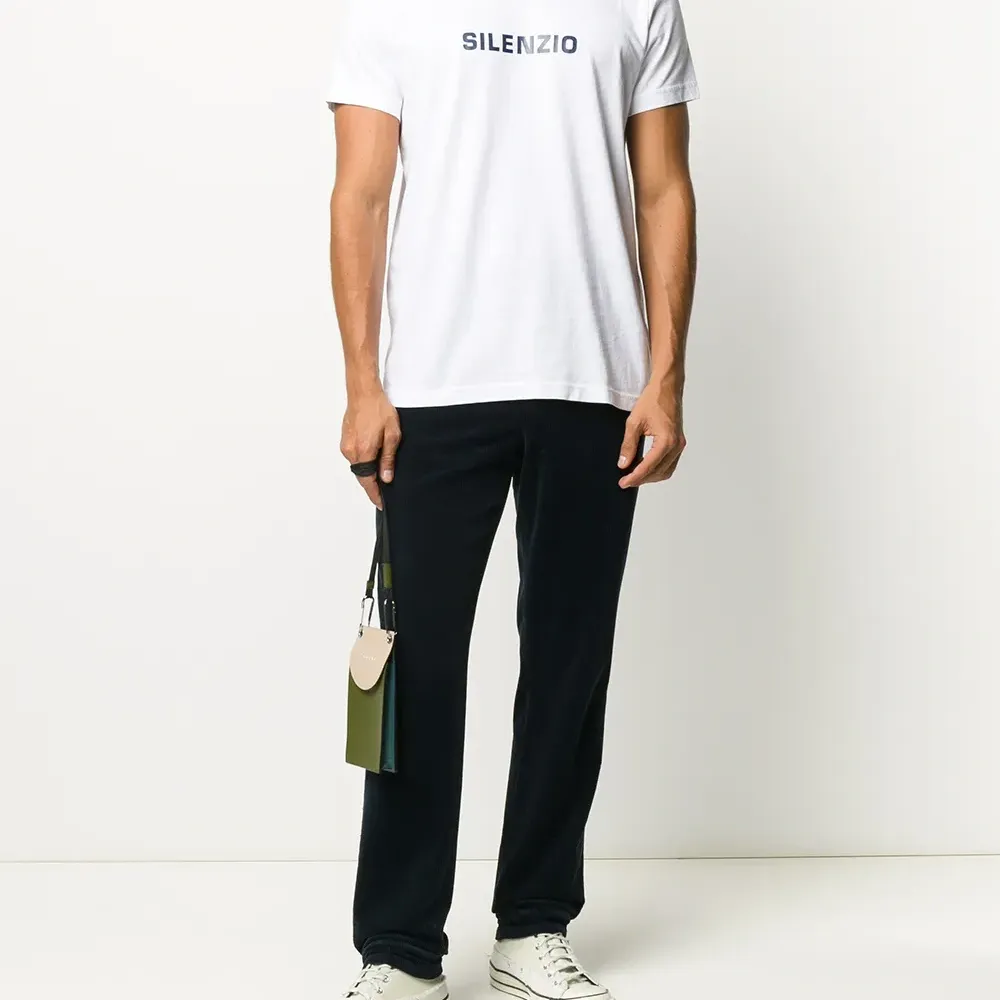 Футболка с логотипом