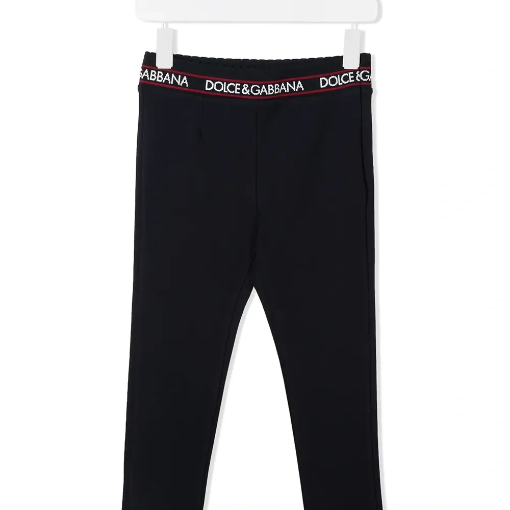 Брюки с логотипом на поясе