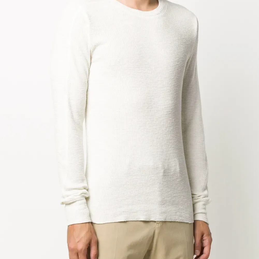 Фактурный свитер с длинными рукавами