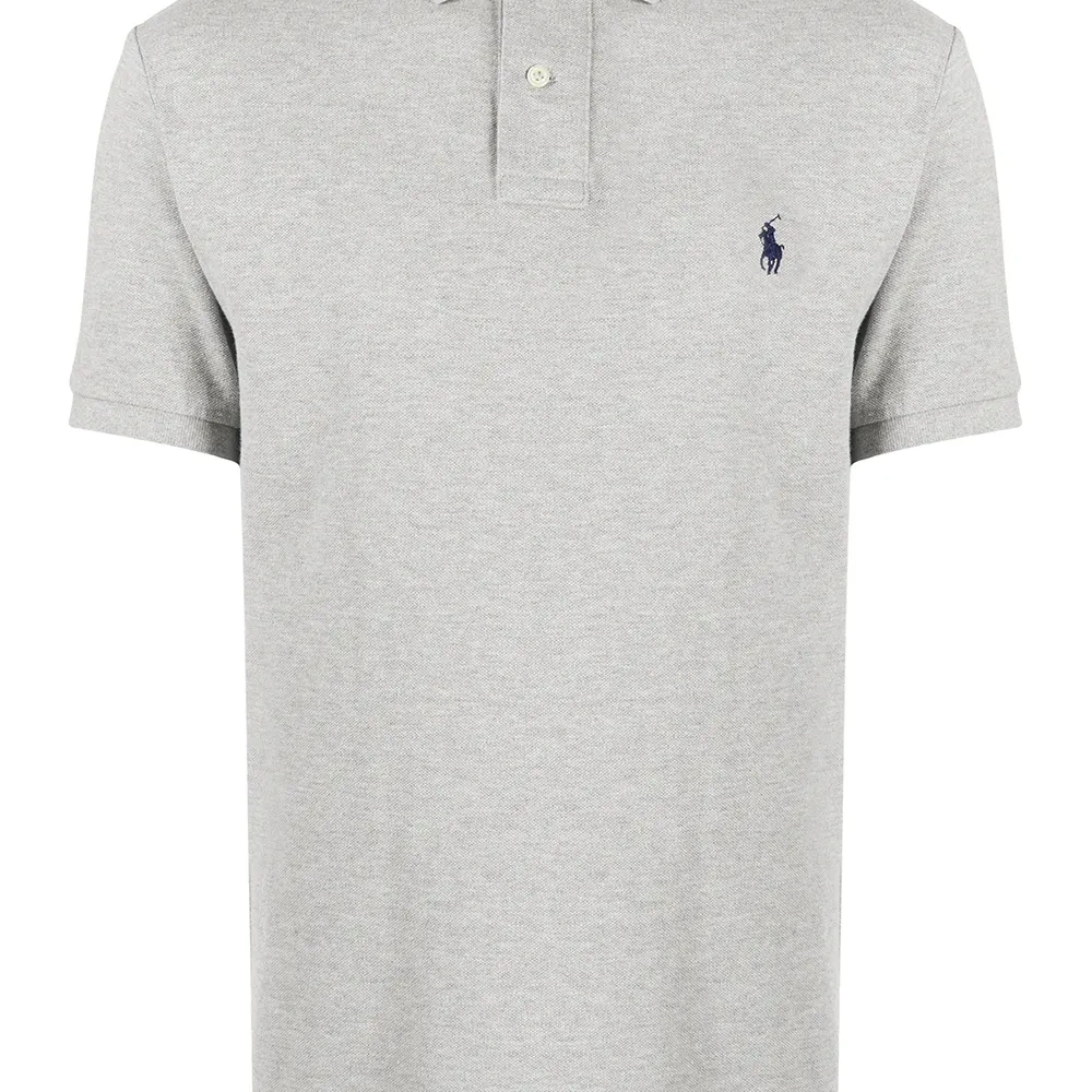 Рубашка поло с вышитым логотипом