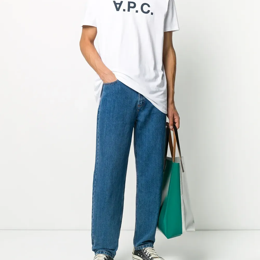 Футболка с логотипом