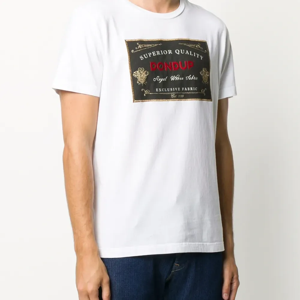 Футболка с логотипом