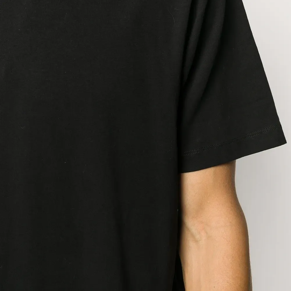 Футболка с круглым вырезом