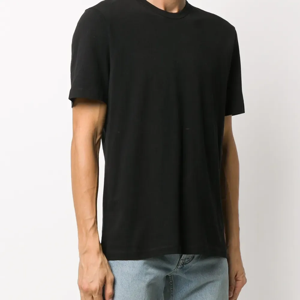 Футболка с круглым вырезом