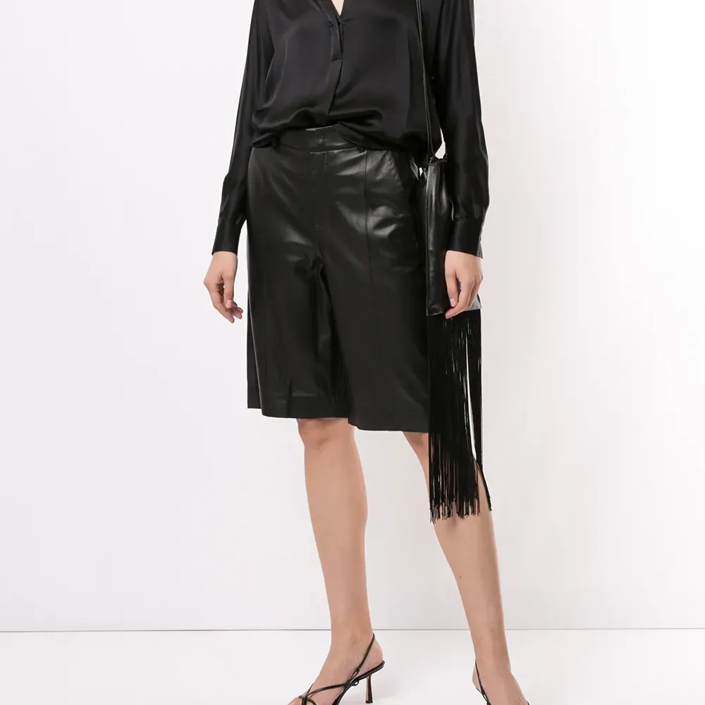 Блузка с V-образным вырезом