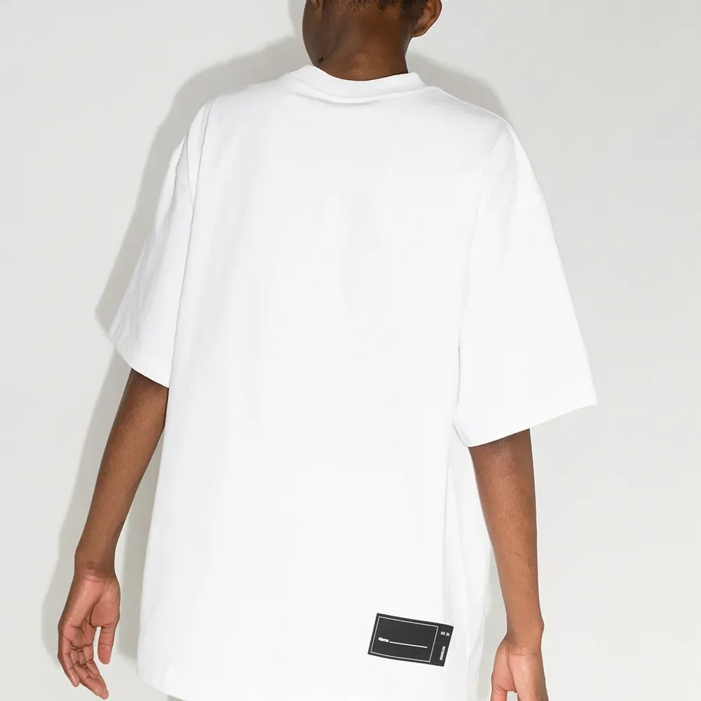 Футболка с логотипом