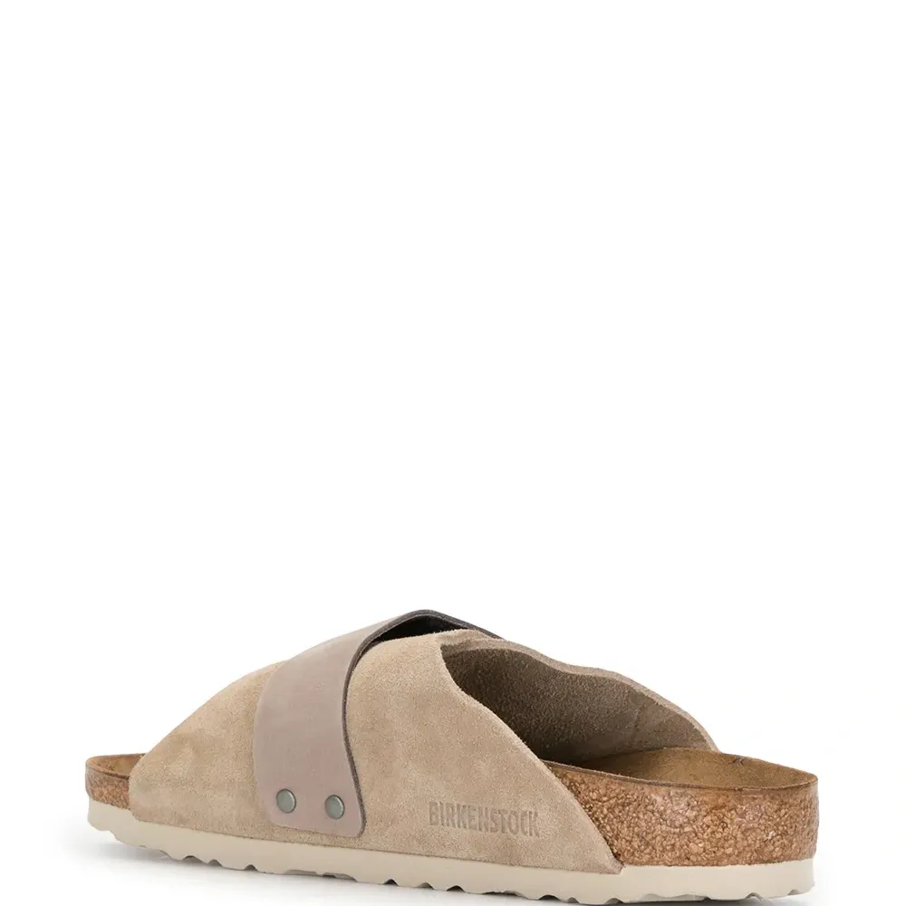 Сандалии на липучках