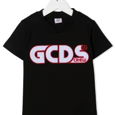 футболка с вышитым логотипом футболка с вышитым логотипом