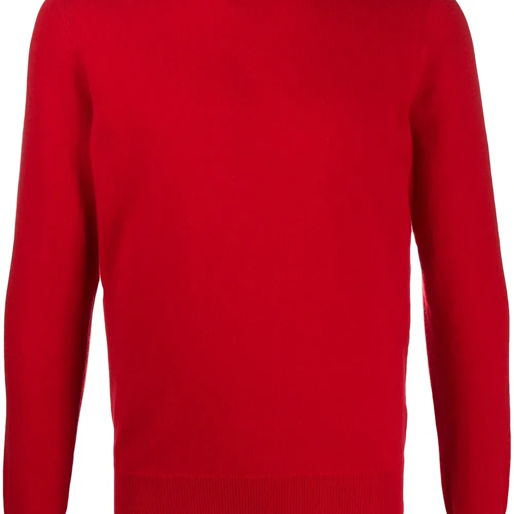 Свитер с круглым вырезом