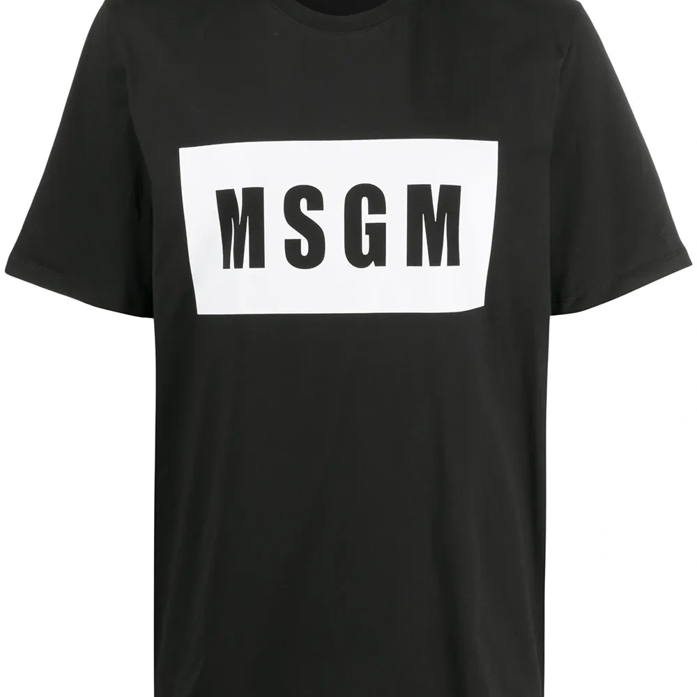 Футболка с логотипом