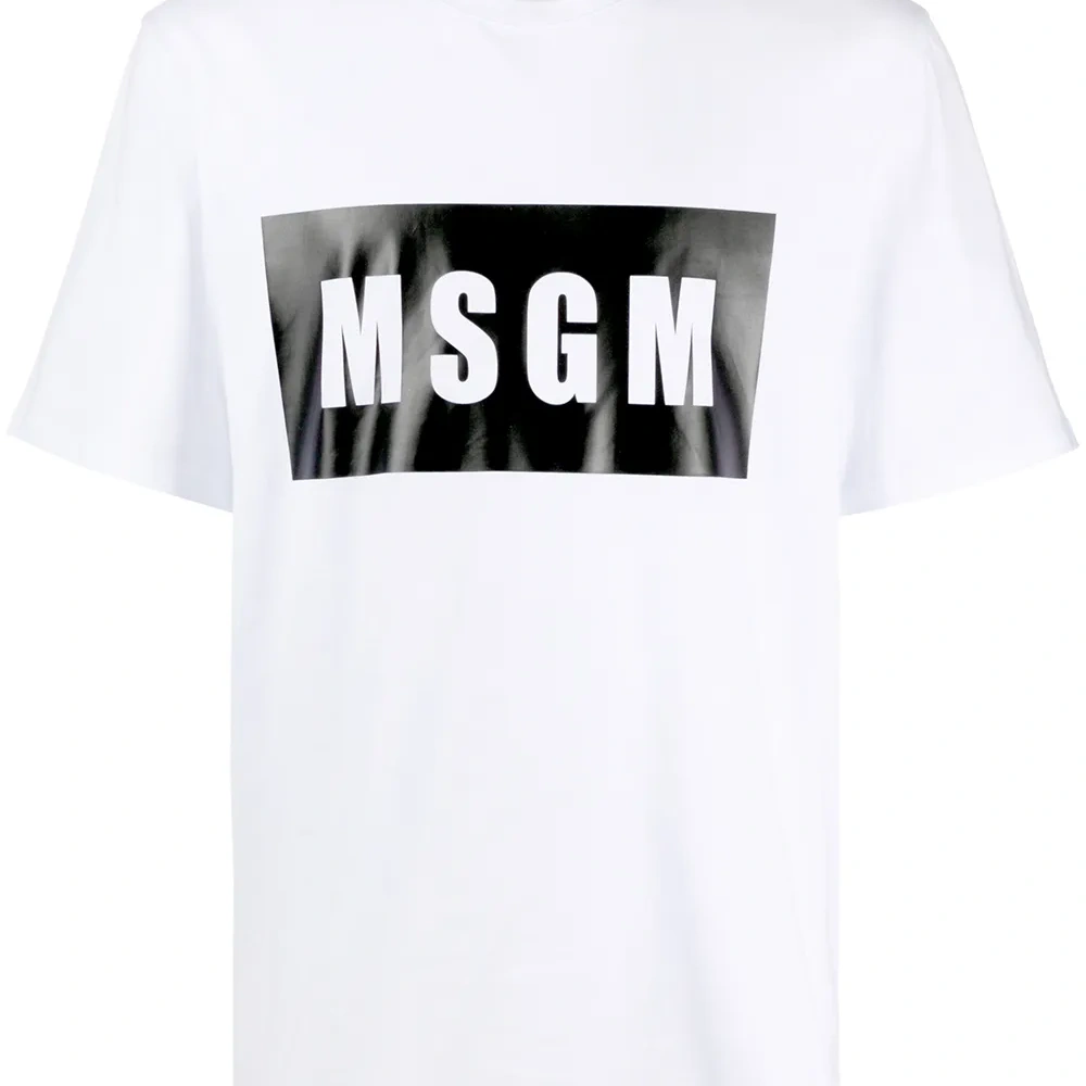 Футболка с логотипом