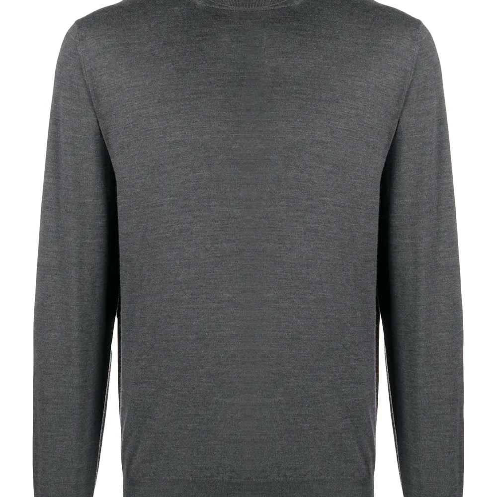 Свитер с высоким воротником