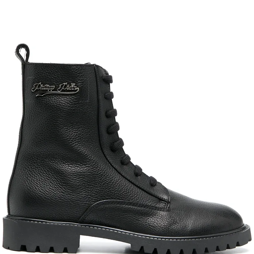 Ботинки на шнуровке