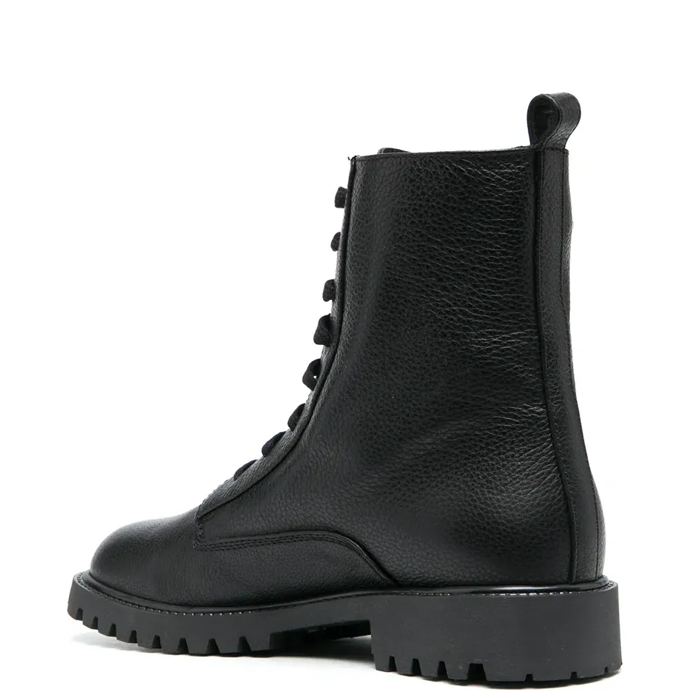 Ботинки на шнуровке