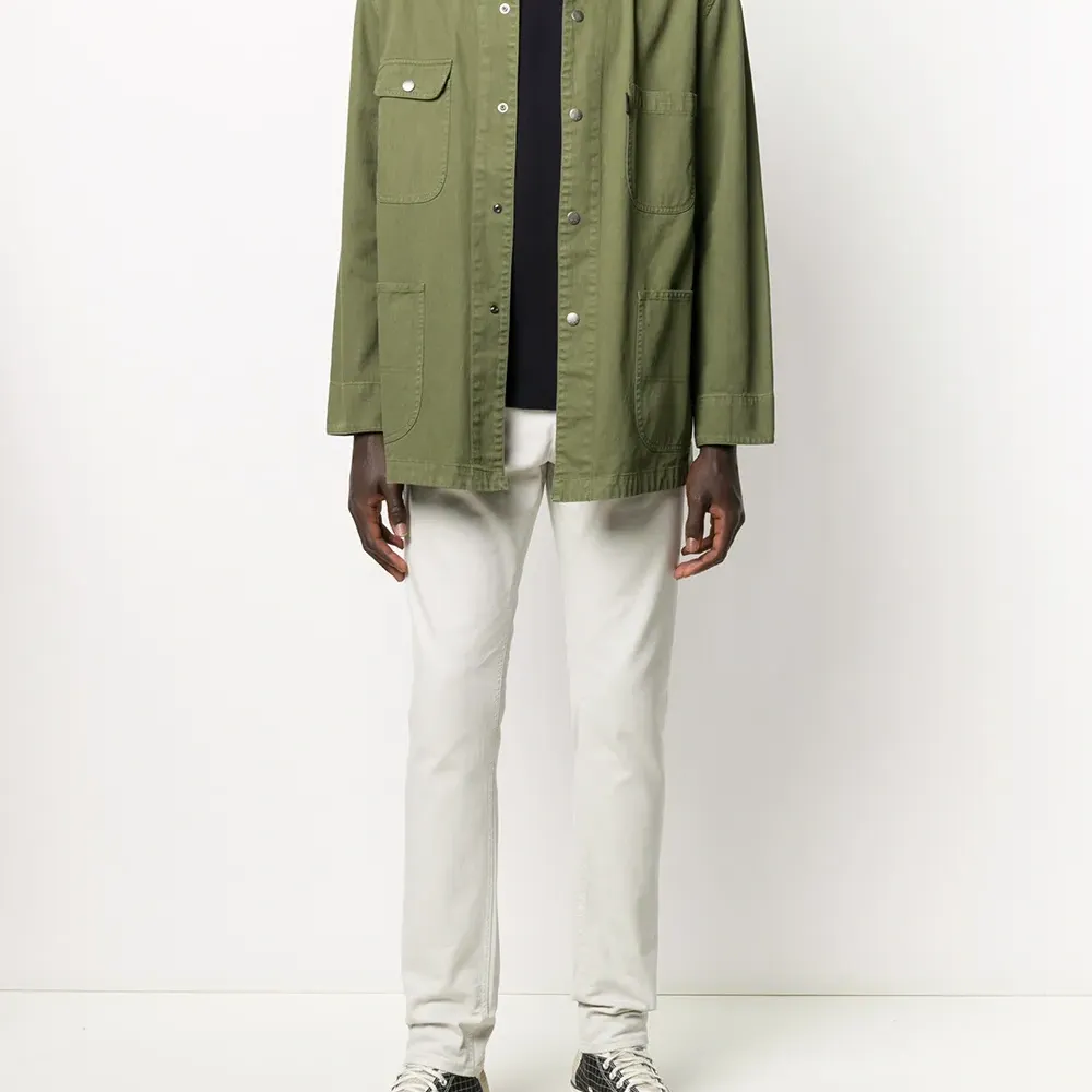 Джемпер с вышитым логотипом Джемпер с вышитым логотипом