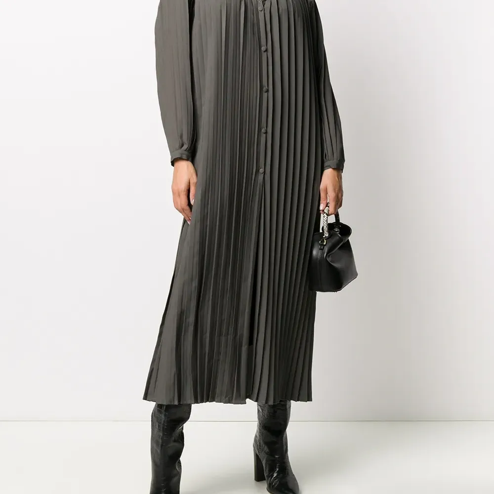 Плиссированное платье миди