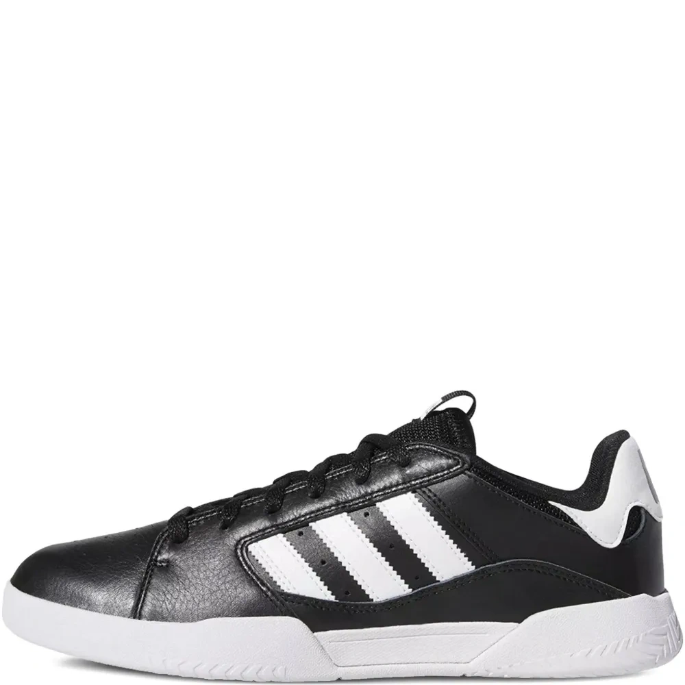 Кроссовки с контрастными полосками