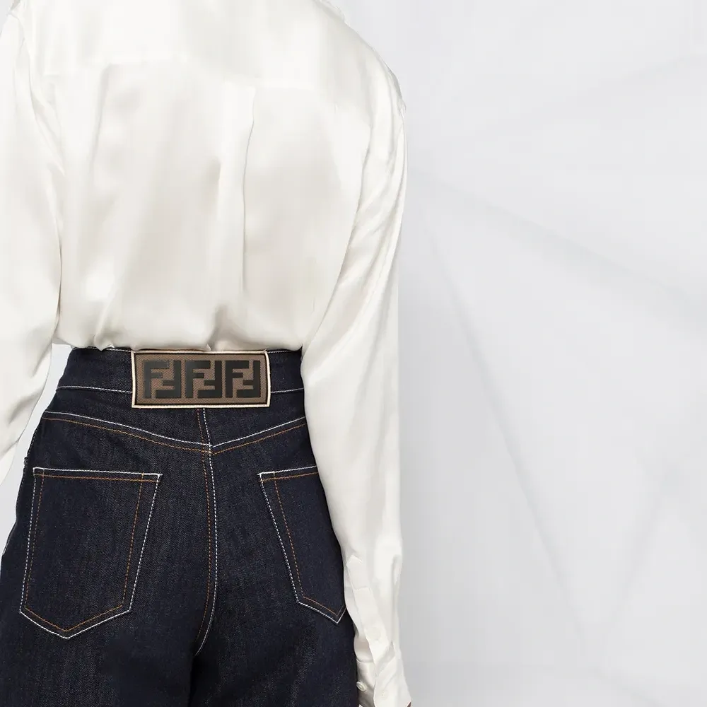 Атласная рубашка