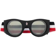 Солнцезащитные очки в круглой оправе Солнцезащитные очки в круглой оправе